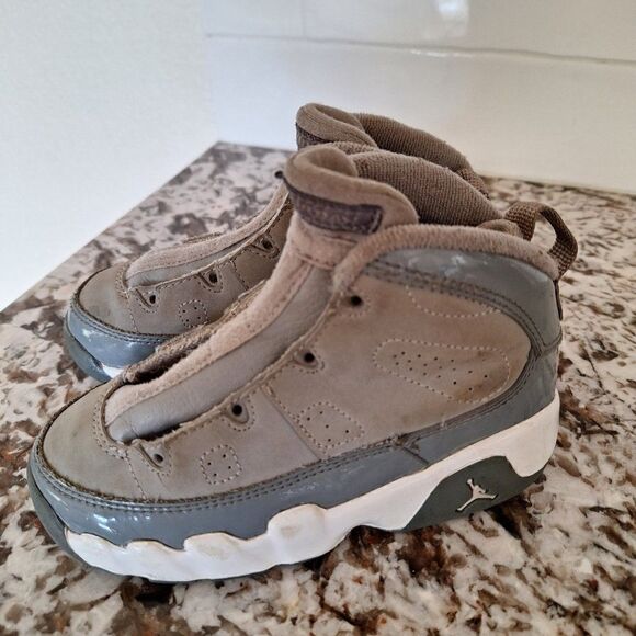 Nike Air Jordan 9 Retro GS Cool Gray Youth Sneakers US Size 9C - Picture 4 of 8